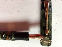 813b