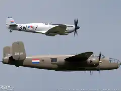 Spitfire y North American Tb-25N