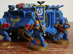 Los Invasores y su Sgto. Malus bajan de su Rhino Los Invasores y su Sgto. Malus bajan de su Rhino
