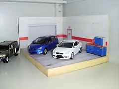 Comienzo diorama taller con Ford Focus CC y Galaxy