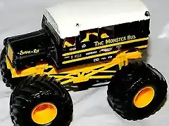 2003 39 The Monster Bus toy1