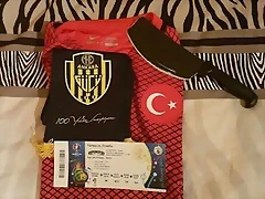 CkvOys7WgAAfcw-
