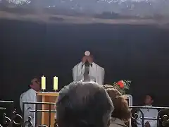 Acondicionamiento de la Gruta de Nuestra Seora de Lourdes para las celebraciones (2)