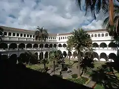 Domingo, claustro