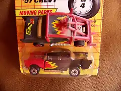 MATCHBOX Chevy '57 post apocalptico (comparacin)